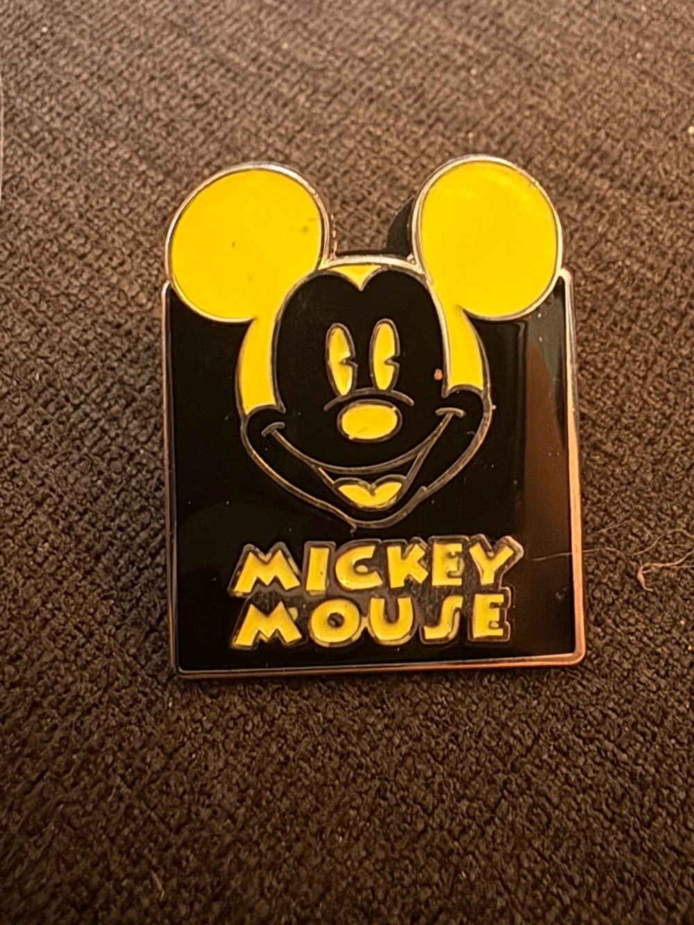 Mickey Mouse Expressions Mystery Pin- Yellow
